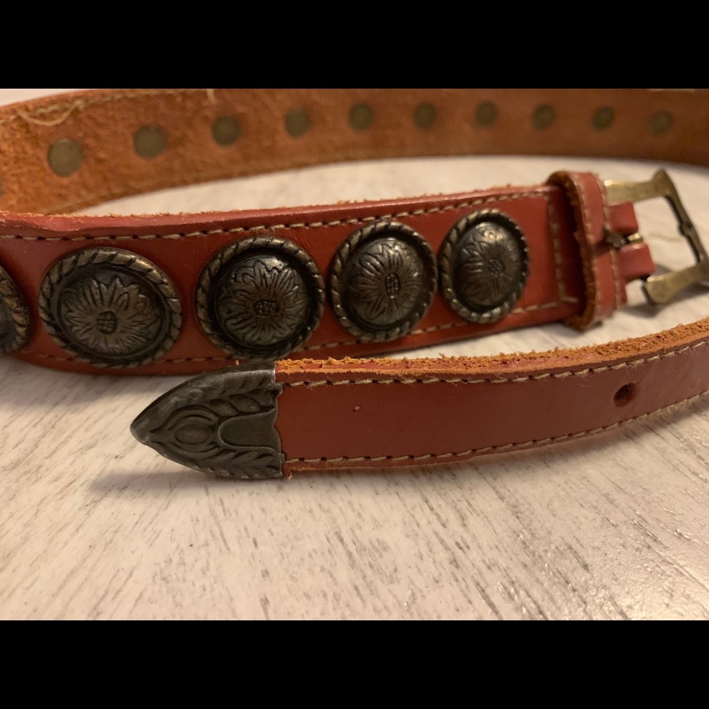 Belt- Full grain leather w/silver medallions-Small